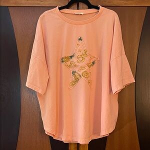 Easel Coral Star Appliqué Tee w/Jewel Neckline-Short Sleeves-Shirttail Hem